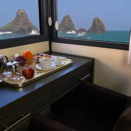לינה וארוחת בוקר La Terrazza אצ'י קסטלו