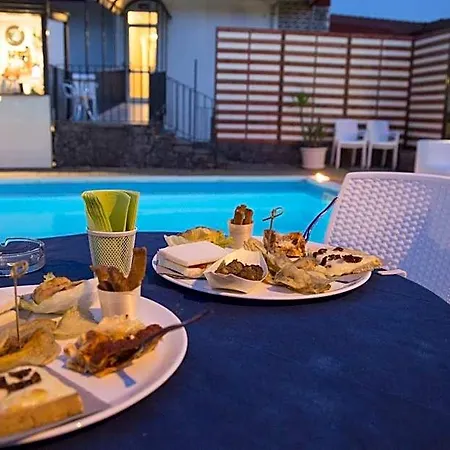 לינה וארוחת בוקר La Terrazza 4*