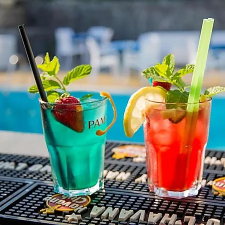 La Terrazza לינה וארוחת בוקר אצ'י קסטלו