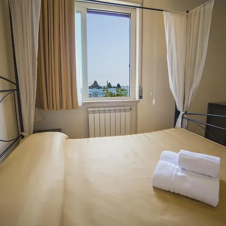 La Terrazza Bed and breakfast Aci Castello